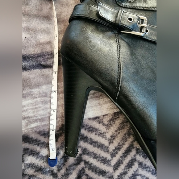 Guess Knee Height Black Leather Platform Boots - Picture 4 of 8